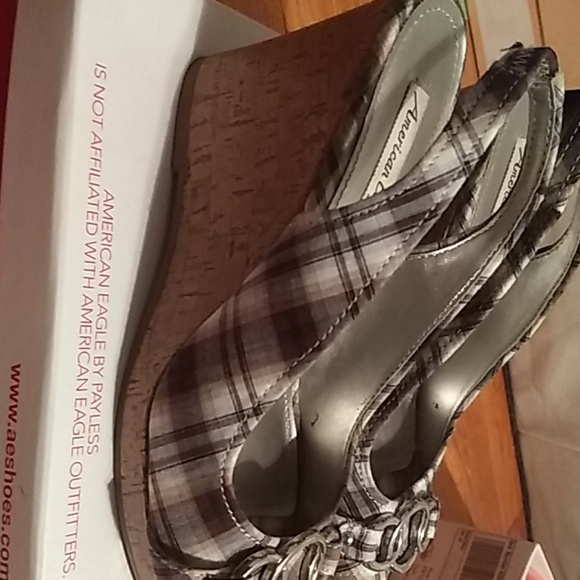 3/$30 American eagle plaid peep toe wedges - Picture 2 of 2